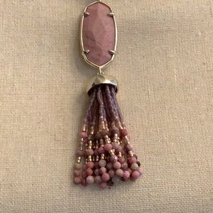 Kendra Scott Eva Pink Rhodonite Beaded Adjustable Necklace in Gold-plated.